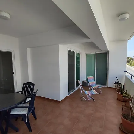 Carisa Downtown With Rooftop Pool Appartement Larnaca