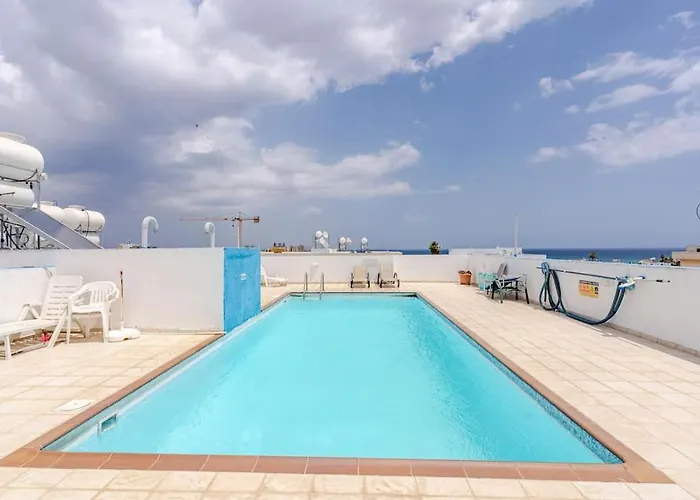 Apartamento Carisa Downtown With Rooftop Pool Larnaca