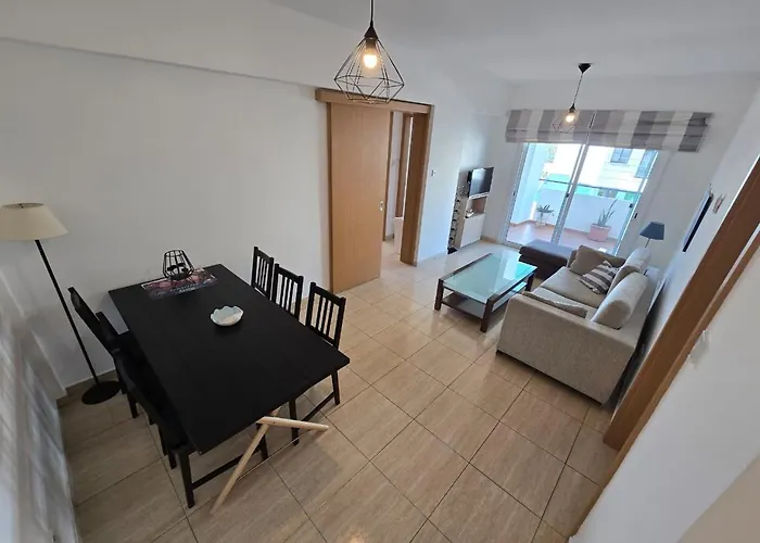 Apartamento Carisa Downtown With Rooftop Pool Larnaca