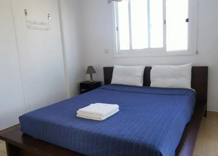 Carisa Downtown With Rooftop Pool Apartamento Larnaca