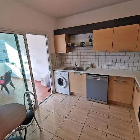 Must - Downtown By St. Lazarus Apartment Larnaca