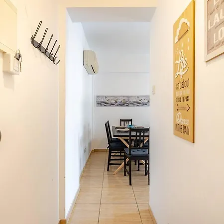 Must - Downtown By St. Lazarus Apartment Larnaca