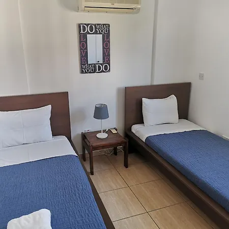 Carisa Downtown With Rooftop Pool Λάρνακα