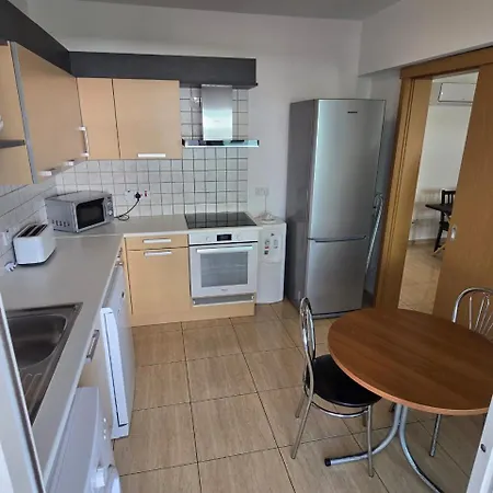 Carisa Downtown With Rooftop Pool